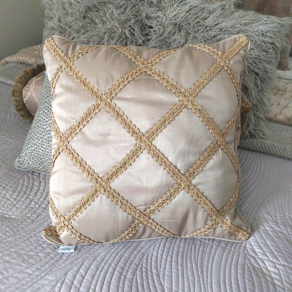 Decorator Throw Pillow